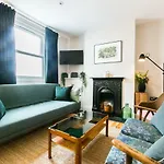 Exquisite 3Bdr Botanical Oasis In Central Brighton